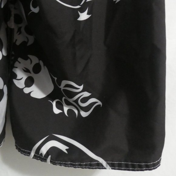 OLD NAVY | size 18 | Graphic Swim Shorts | Mesh Lining | Skulls and Flames - Picture 12 of 14